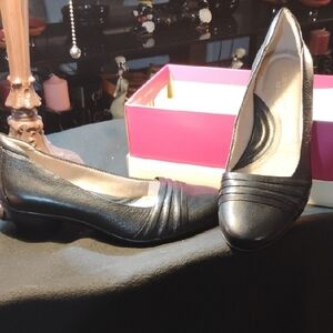 NATURALIZER Chic Black Women's Loafers